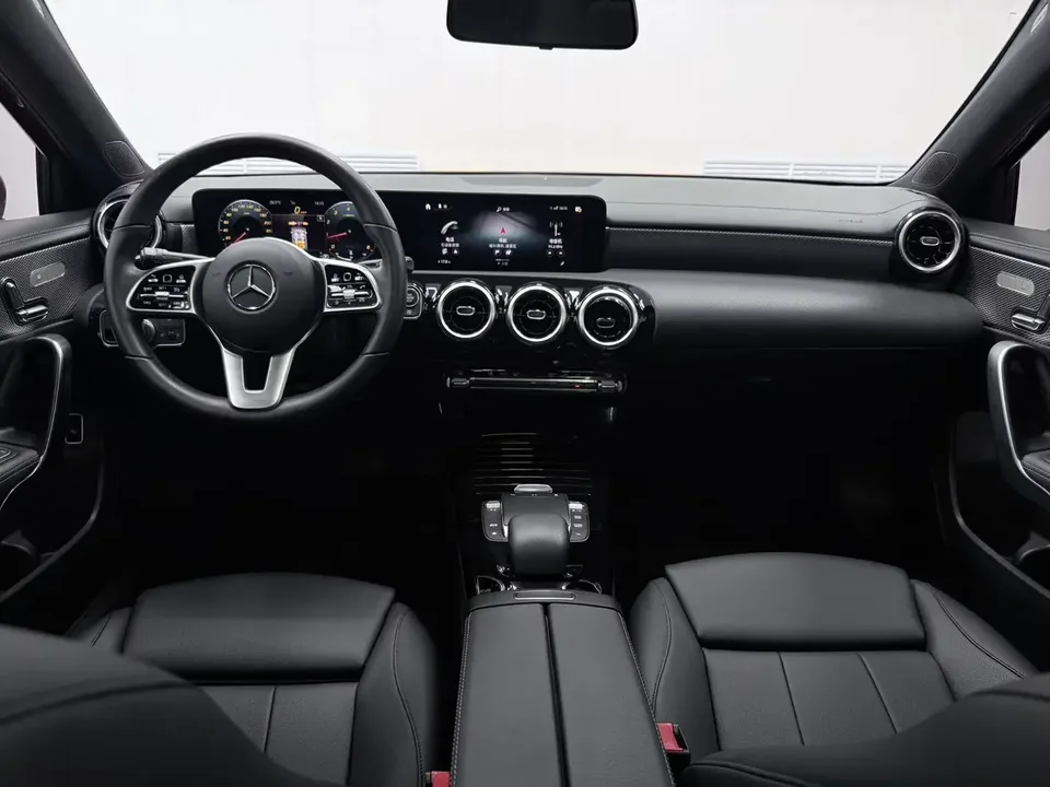 Mercedes-Benz Klasa A Mercedes Benz A Class 2022 A 180 L Sports Sedan 2022 — thumbnail 5