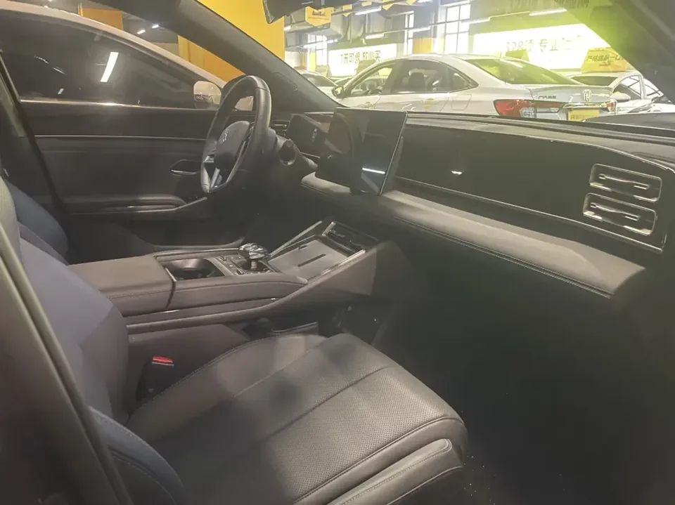BYD Qin L DM Qin L DM 2025 Intelligent Driving Edition DM-i 80KM Leading Edition 2025 — thumbnail 2