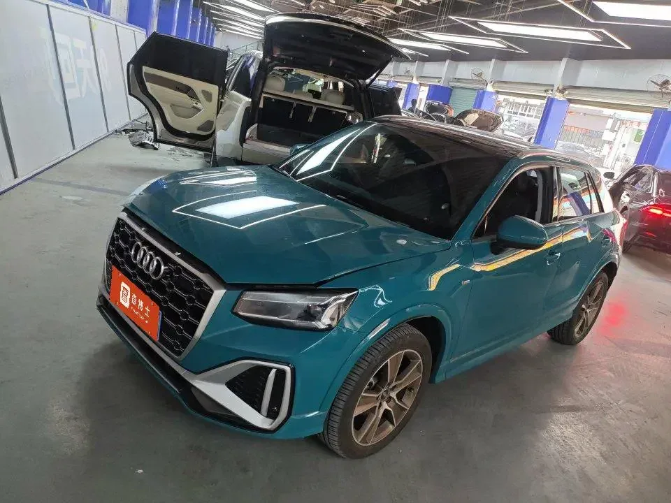 Audi Q2L Audi Q2L 2022 35 TFSI Stylish Dynamic 2022 — фото 1, купить с доставкой в Москву