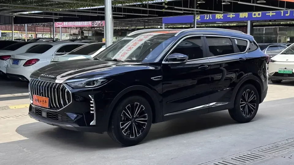 Jetour Jietu X70 PLUS Jietu X70 PLUS 2024 Champion Edition 1.5T DCT Champion MAX 7 Seaters 2024 — photo 1, buy with delivery to Moscow