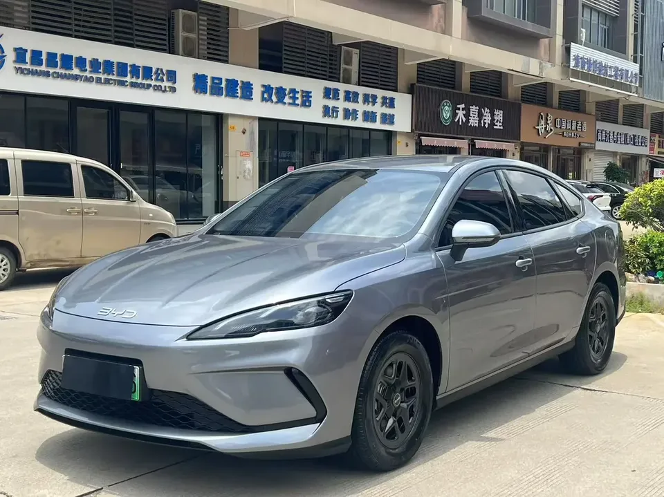 BYD Seal 05DM Seal 05DM 2025 DM-i 55KM Deluxe Smart Driving Edition 2025 — photo 1, buy with delivery to Moscow