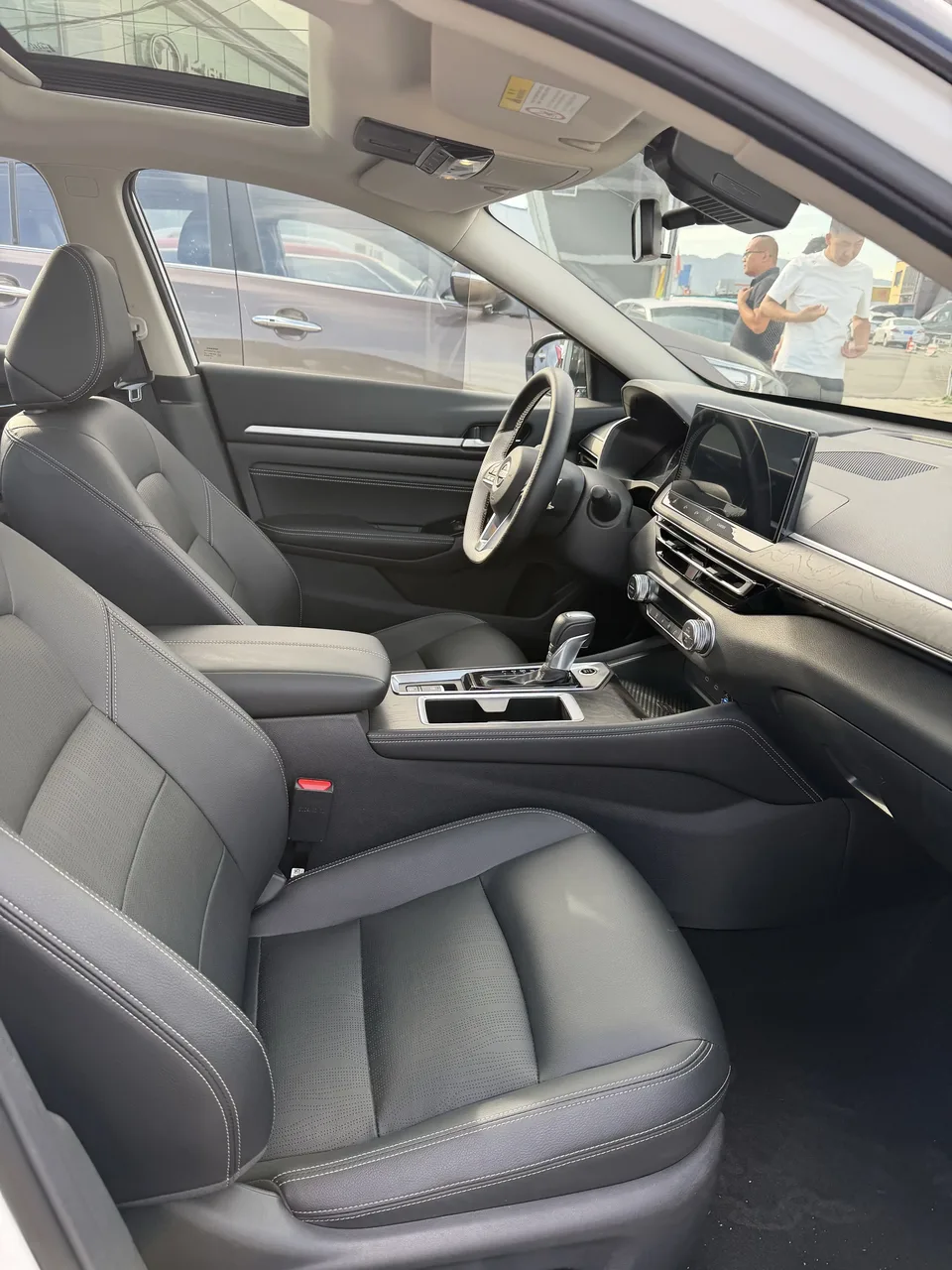 Nissan Altima Sound of nature 2024 2.0L SV Black Gold Edition 2024 — thumbnail 3