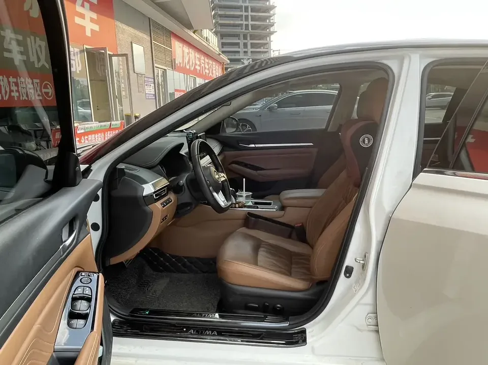 Nissan Altima Sound of nature 2022 2.0L XL-Upr Premium Edition 2023 — миниатюра 5