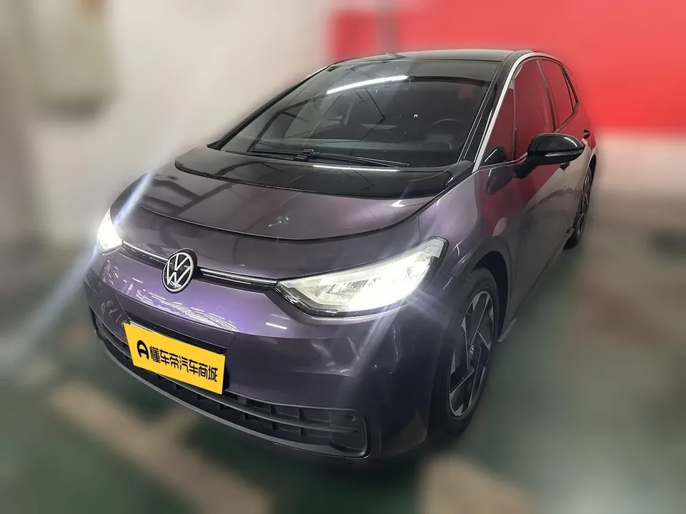 Volkswagen ID.3 Volkswagen ID.3 2023 Upgraded Pure Smart Edition 2024 — photo 1, buy with delivery to Moscow
