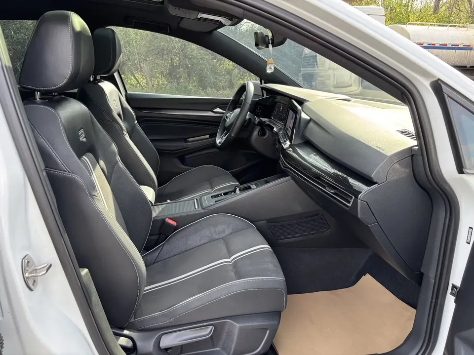 Volkswagen Golf golf 2023 280TSI DSG R-Line Lite 2023 — thumbnail 4