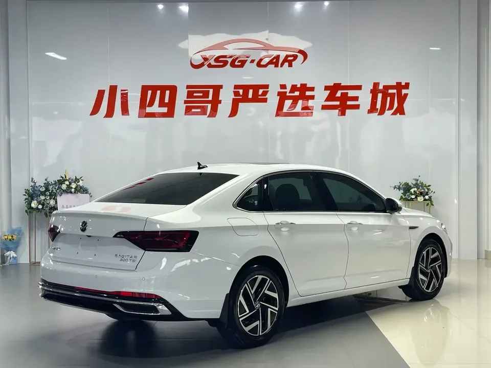 Volkswagen Sagitar Sagitar 2023 300TSI DSG Beyond Edition 2024 — thumbnail 2