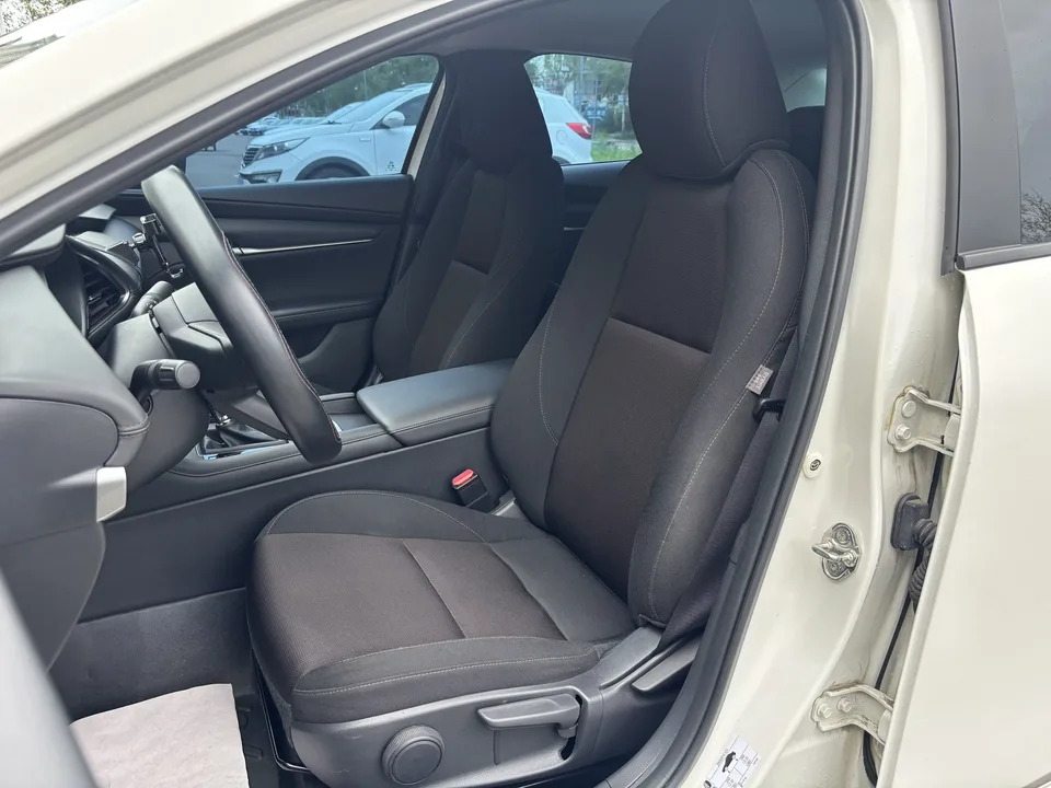 Mazda Axela Mazda3 Angkesela 2023 2.0L Automatic Quality Edition 2023 — thumbnail 4