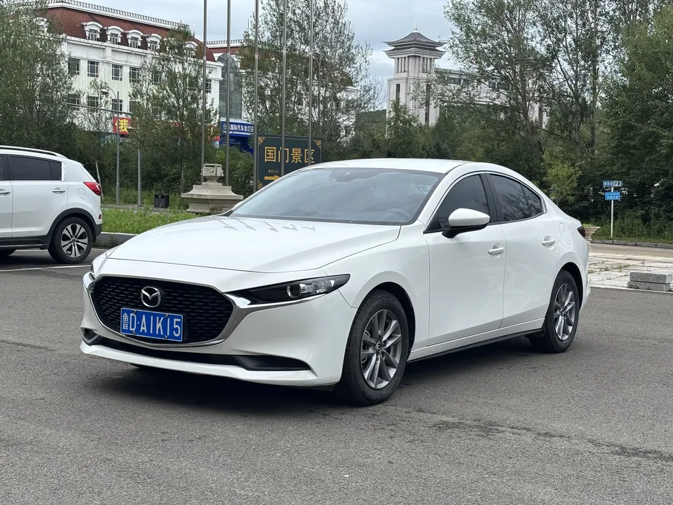 Mazda Axela Mazda3 Angkesela 2023 2.0L Automatic Quality Edition 2023 — photo 1, buy with delivery to Moscow