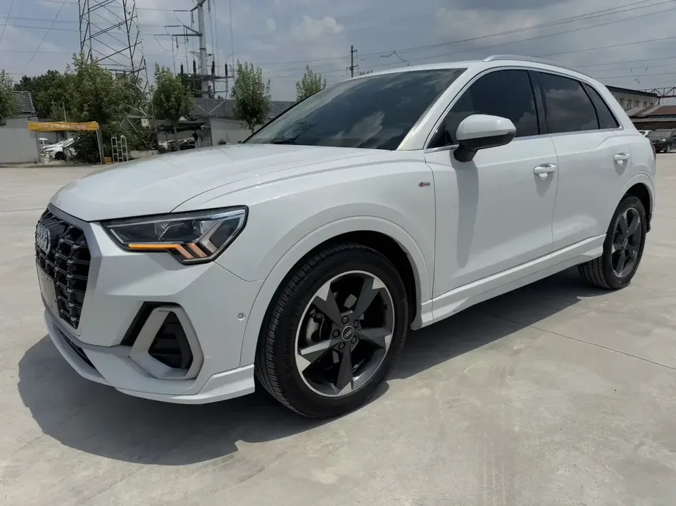 Audi Q3 Audi Q3 2022 35 TFSI Stylish Dynamic 2022 — photo 1, buy with delivery to Moscow