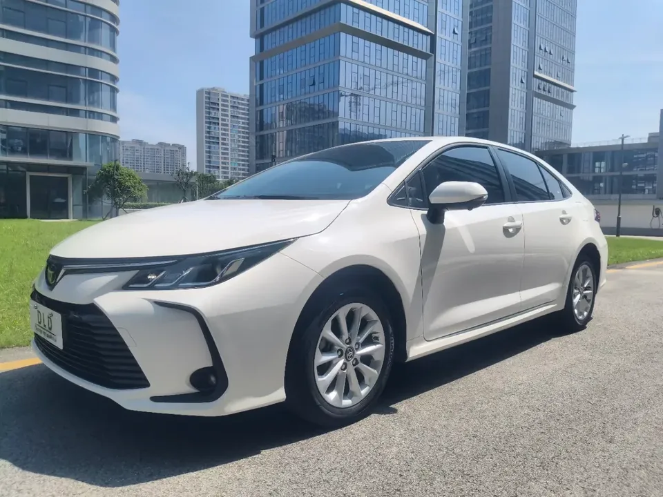 Toyota Corolla Corolla 2021 1.2T S-CVT Deluxe Edition 2022 — photo 1, buy with delivery to Moscow