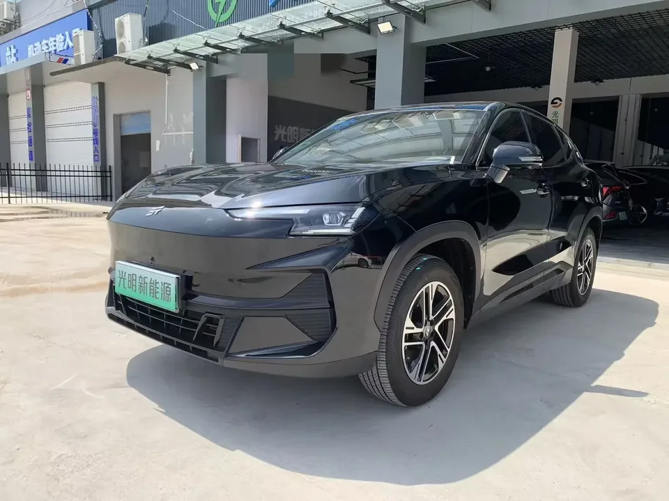 Jietu Shanhai JETOUR SHANHAI L6 JETOUR SHANHAI L6 2024 1.5TD DHT MAX 2025 — photo 1, buy with delivery to Moscow