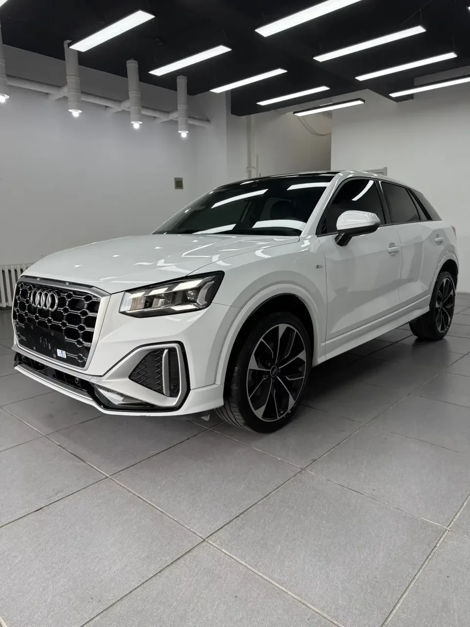 Audi Q2L Audi Q2L 2022 35 TFSI Luxury Dynamic 2022 — photo 1, buy with delivery to Moscow