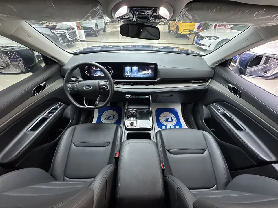 Ford Equator Sport Leading 2022 EcoBoost 170 Platinum 2022 — миниатюра 3