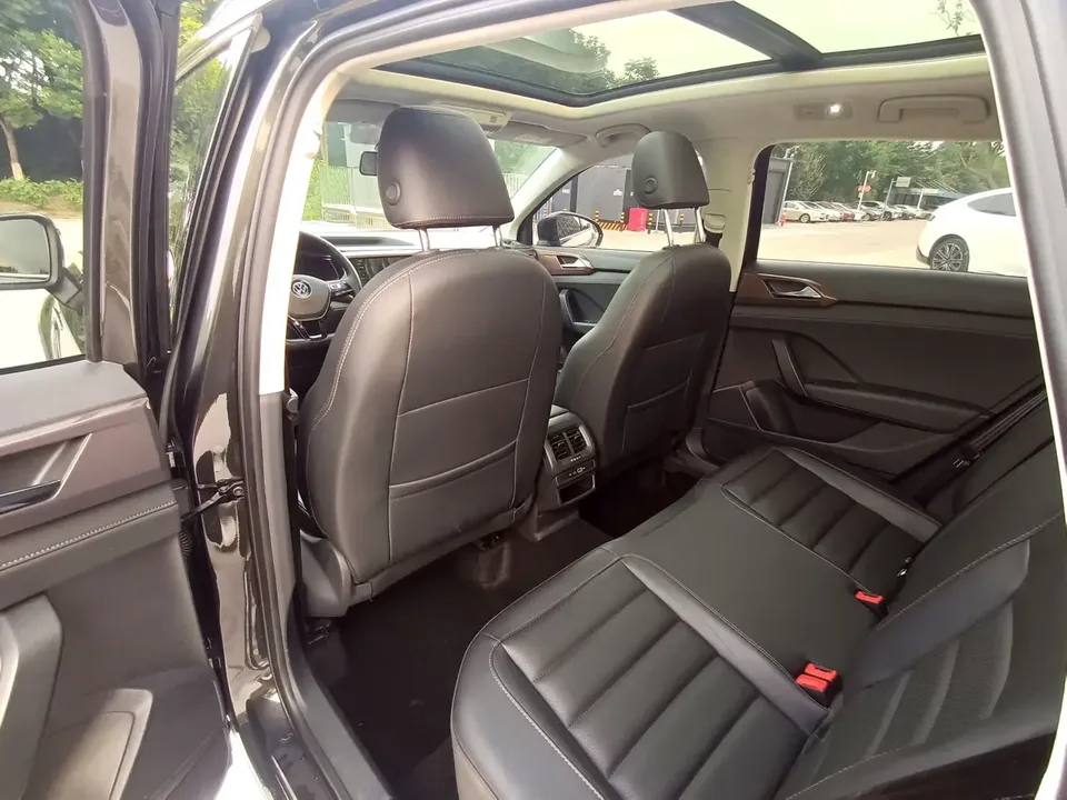 Volkswagen Tharu tuyue 2022 280TSI 2WD Deluxe Edition 2022 — thumbnail 3