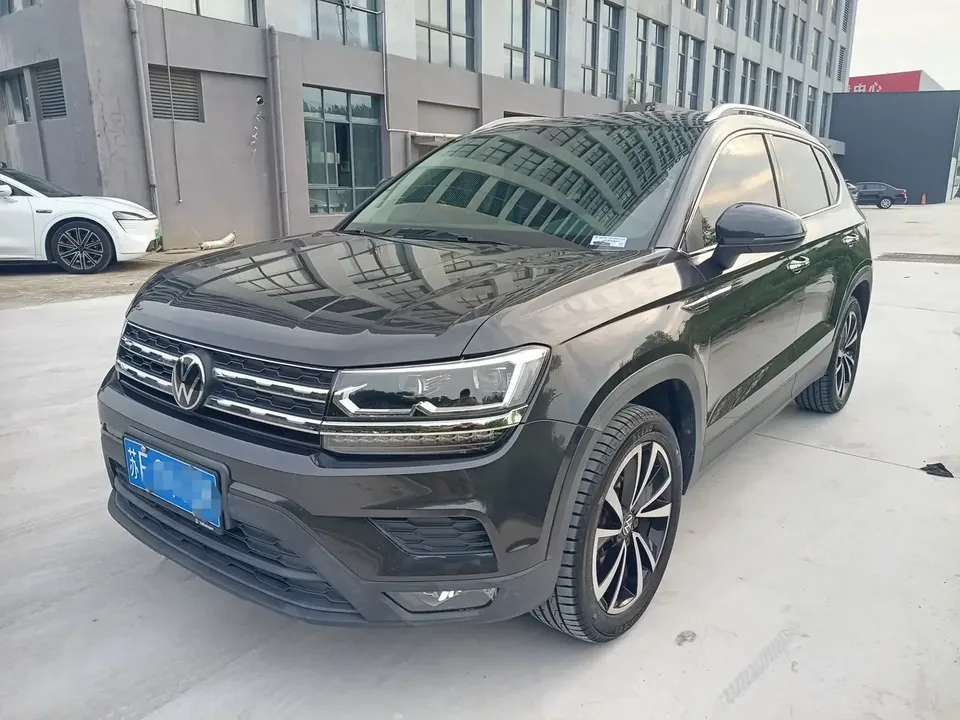Volkswagen Tharu tuyue 2022 280TSI 2WD Deluxe Edition 2022 — photo 1, buy with delivery to Moscow
