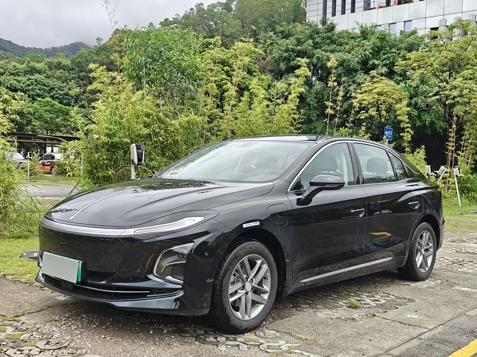 Hongqi E-QM5 Hongqi E-QM5 2025 610KM PLUS version 2026 — photo 1, buy with delivery to Moscow