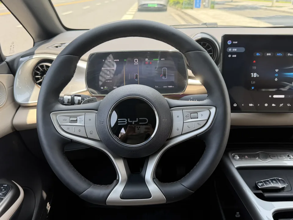 BYD Dolphin dolphin 2025 Smart Driving Edition 410KM Fashion Edition 2025 — thumbnail 3