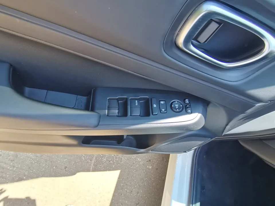 Honda VEZEL Binzhi 2023 1.5L CVT Elite Edition 2023 — thumbnail 4