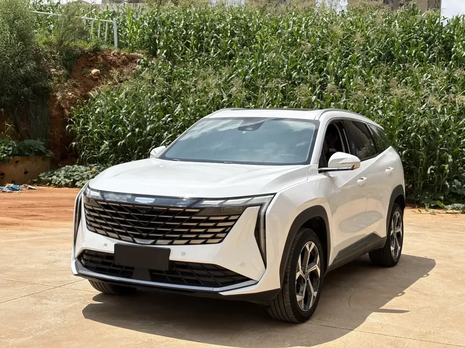 Geely Atlas L Boyue L 2023 1.5TD DCT Luxury 2023 — photo 1, buy with delivery to Moscow