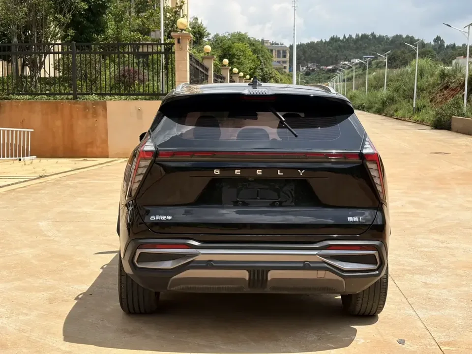Geely Atlas L Boyue L 2023 1.5TD DCT Premium 2023 — thumbnail 2