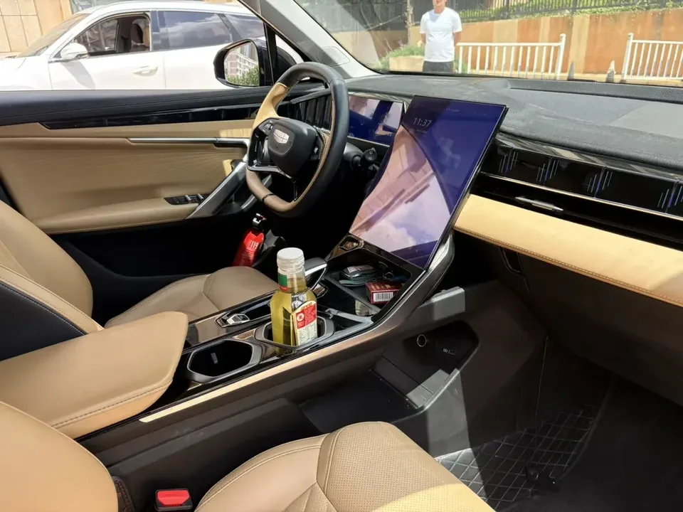 Geely Atlas L Boyue L 2023 1.5TD DCT Premium 2023 — thumbnail 3