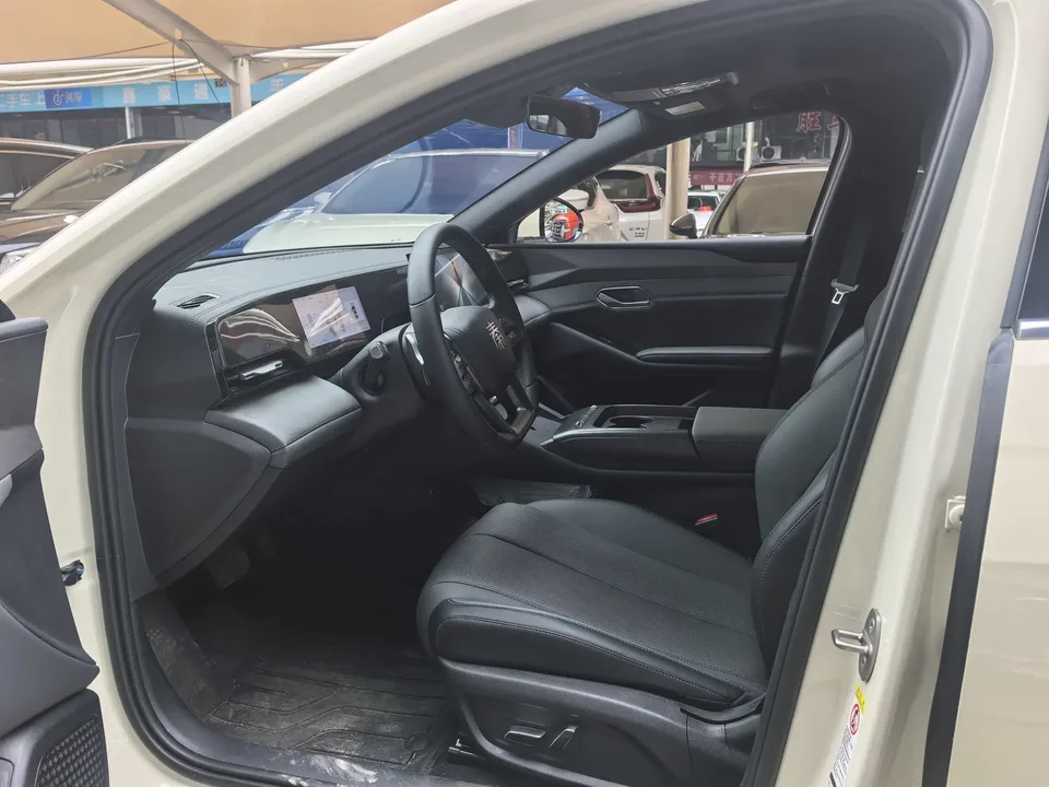BYD Qin L EV Qin L EV 2025 470KM Leading Model 2026 — thumbnail 3