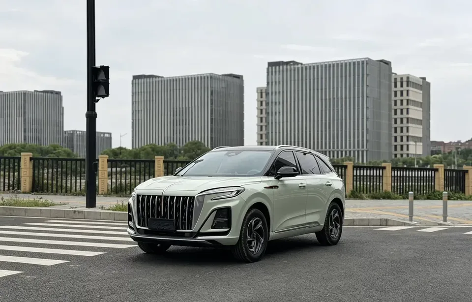 Hongqi HS3 Hongqi HS3 2023 1.5T Shanwei Edition 2023 — photo 1, buy with delivery to Moscow