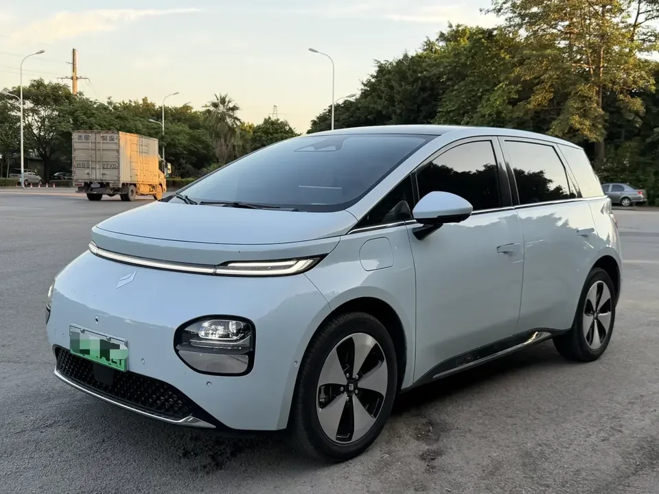 Baojun clouds clouds 2023 460 Max Lingxi Edition 2024 — photo 1, buy with delivery to Moscow