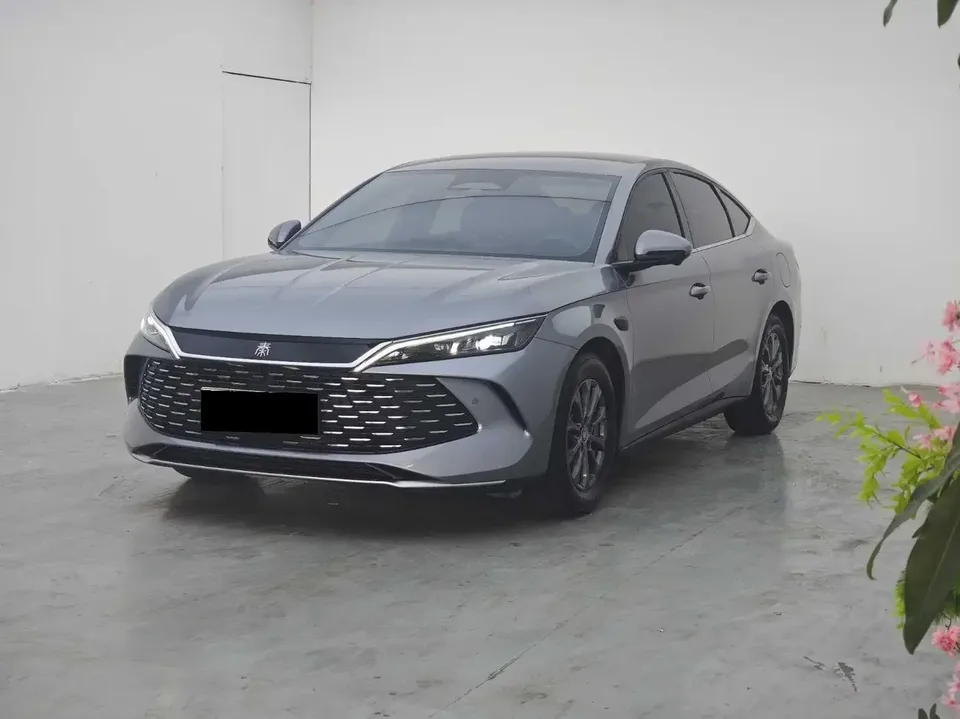 BYD Qin L DM Qin L DM 2025 Intelligent Driving Edition DM-i 80KM Leading Edition 2025 — photo 1, buy with delivery to Moscow