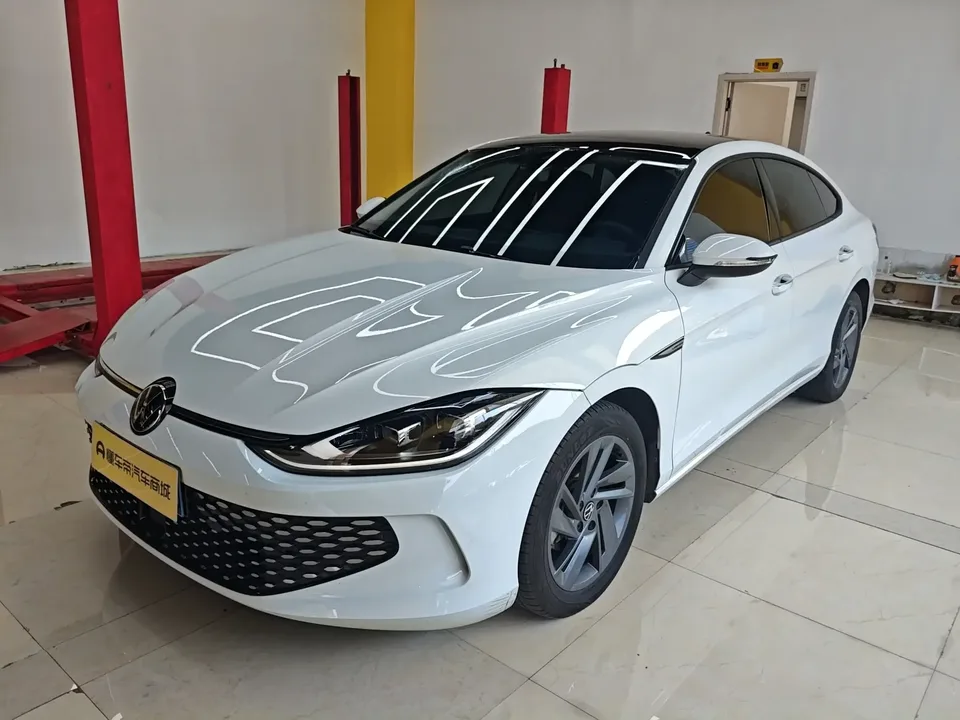 Volkswagen Lamando Lingdu 2024 Lingdu L 280TSI DSG Hot Edition 2024 — photo 1, buy with delivery to Moscow