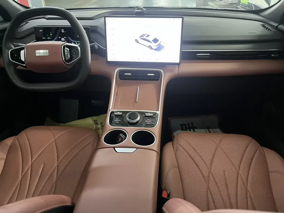 Geely Galaxy L6 Galaxy L6 2025 1.5 EM-i DHT 140KM Long-distance Version 2025 — thumbnail 5
