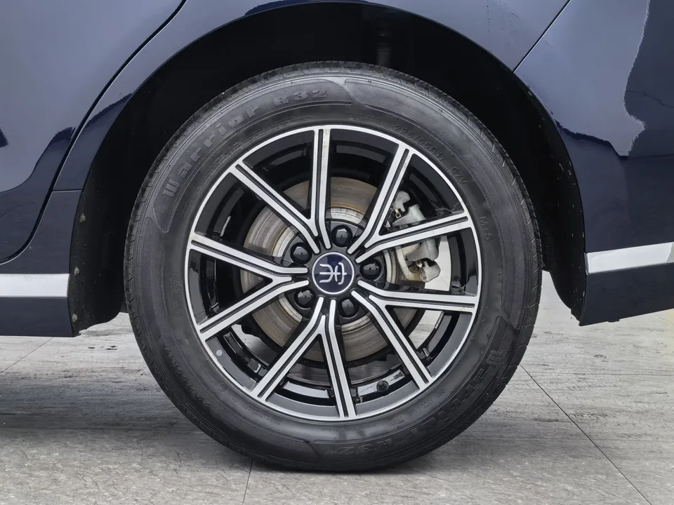 BYD Song MAX DM Song MAX DM 2022 DM-i 105KM Premium 2023 — thumbnail 3