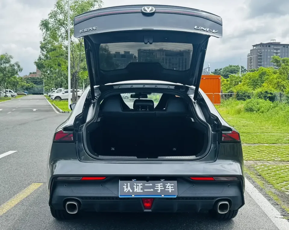 Changan UNI-V Changan UNI-V 2023 1.5T Premium 2024 — thumbnail 3