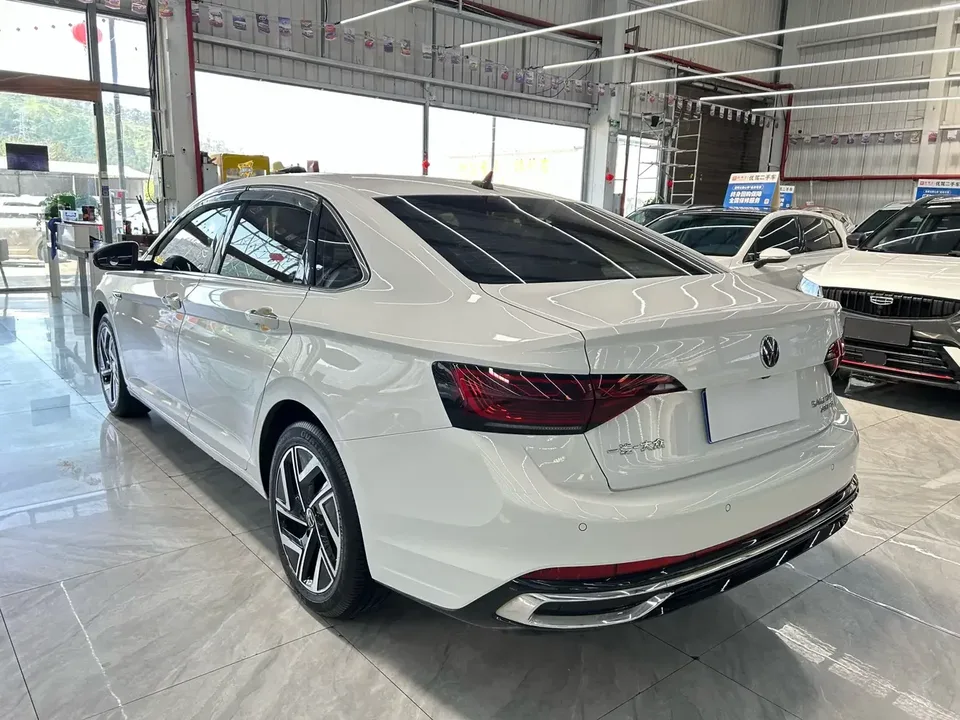 Volkswagen Sagitar Sagitar 2023 280TSI DSG Beyond Edition 2022 — thumbnail 4