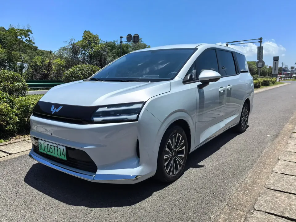 Wuling Starlight 730 EV Starlight 730 EV 2025 500km Luxury 2025 — photo 1, buy with delivery to Moscow