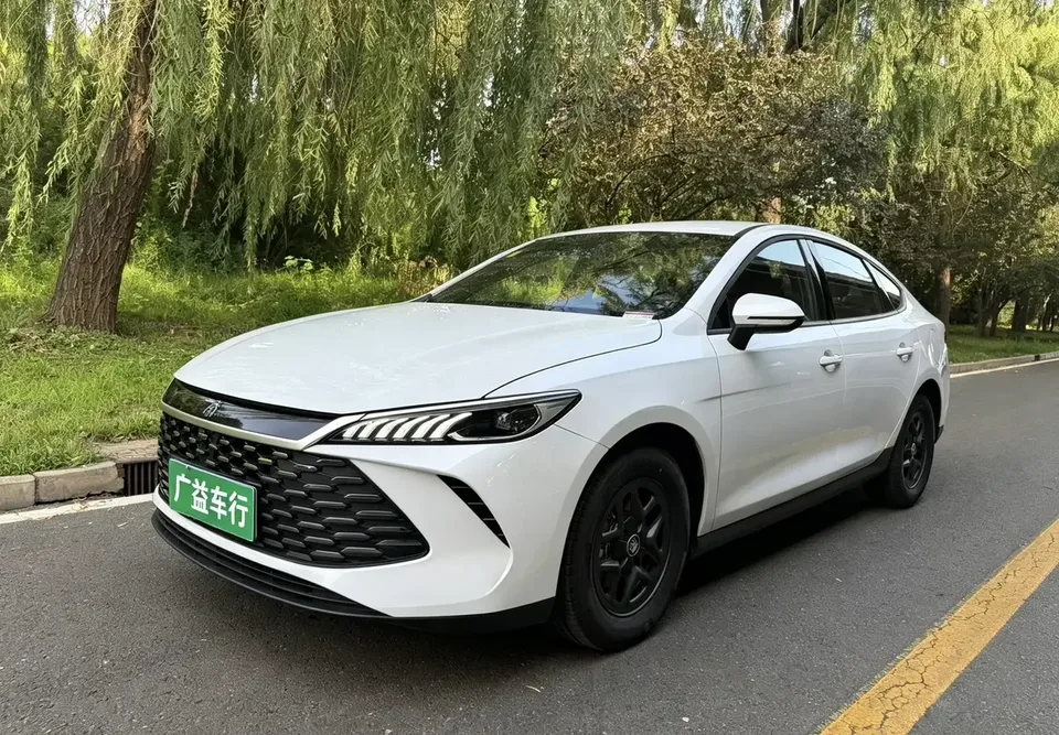 BYD Qin PLUS DM Qin PLUS DM 2025 DM-i 55KM Intelligent Driving Edition Leading Edition 2025 — photo 1, buy with delivery to Moscow