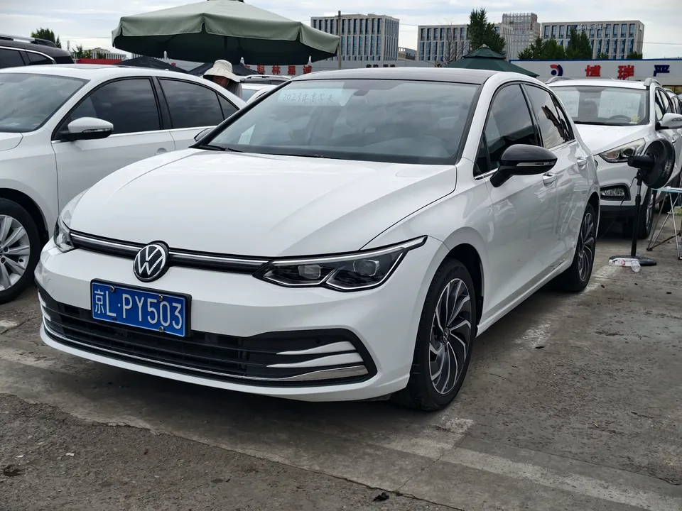 Volkswagen Golf golf 2023 280TSI DSG Pro 2023 — photo 1, buy with delivery to Moscow