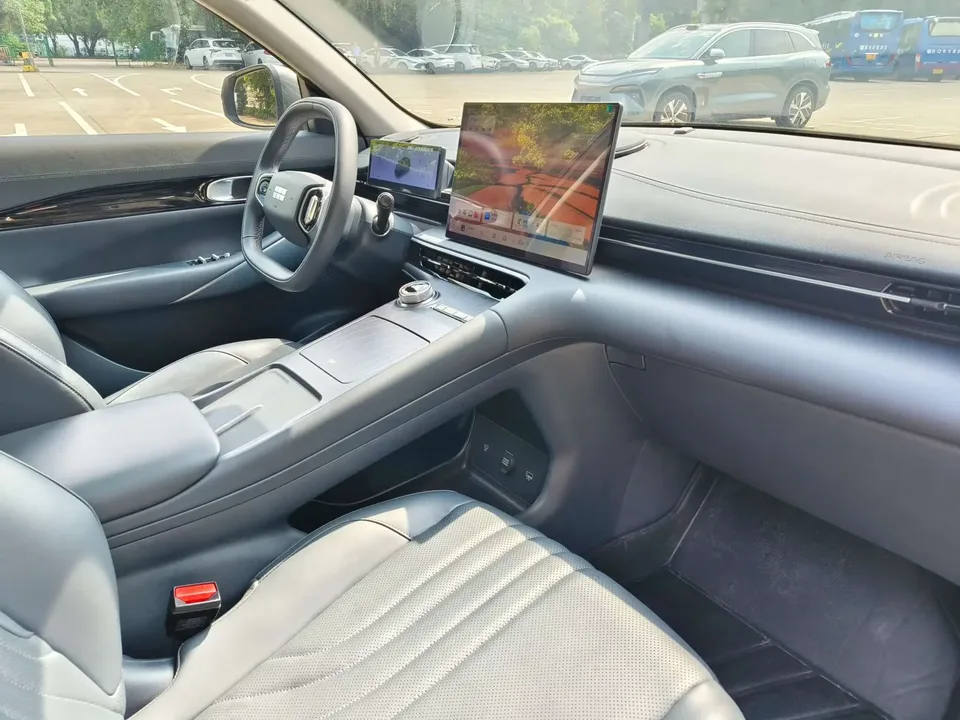 Geely Galaxy E5 Galaxy E5 2024 530km long-distance version 2025 — thumbnail 4