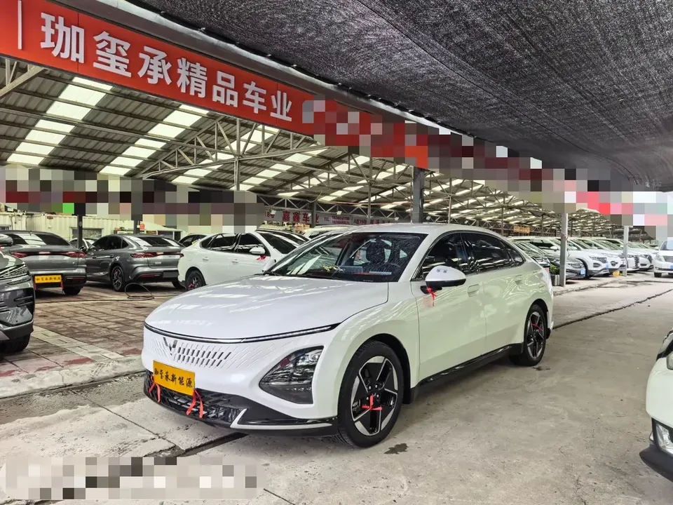 Wuling Starlight PHEV Wuling Starlight PHEV 2023 Co-creation version 150 Advanced version 2025 — photo 1, buy with delivery to Moscow