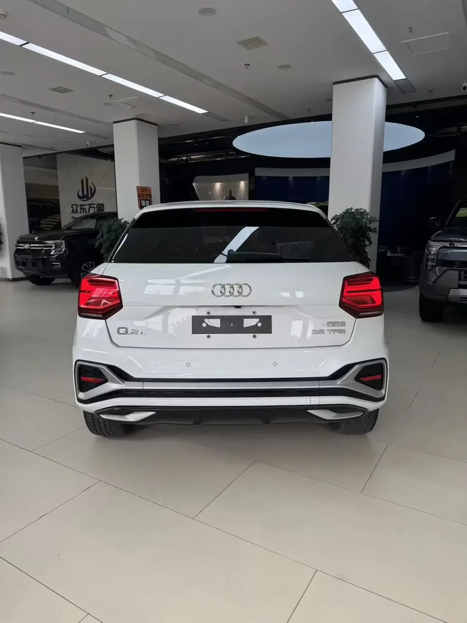 Audi Q2L Audi Q2L 2022 35 TFSI Progressive Dynamic 2023 — thumbnail 2