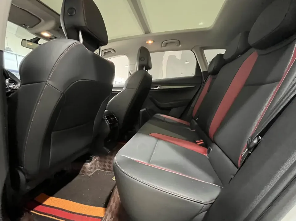 Skoda Karoq Korok 2023 TSI280 Luxury Edition 2023 — миниатюра 3