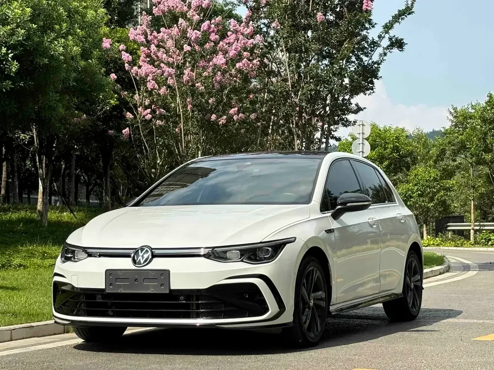 Volkswagen Golf golf 2021 280TSI DSG R-Line 2022 — photo 1, buy with delivery to Moscow