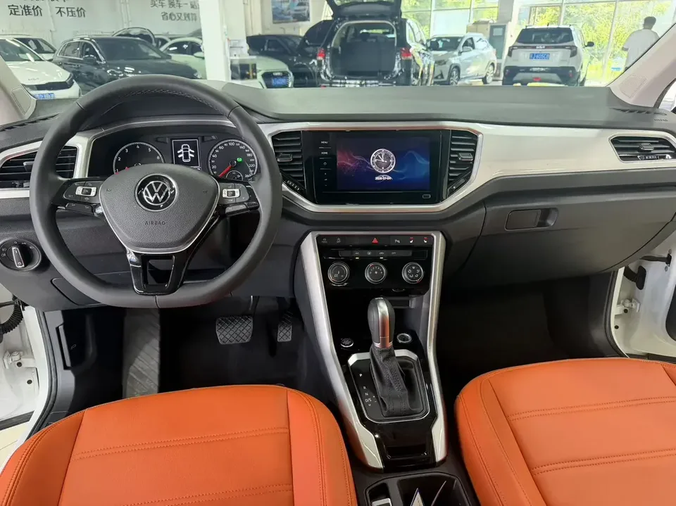 Volkswagen T-Roc TANG 2022 280TSI DSG 2WD Elite PLUS 2023 — thumbnail 4