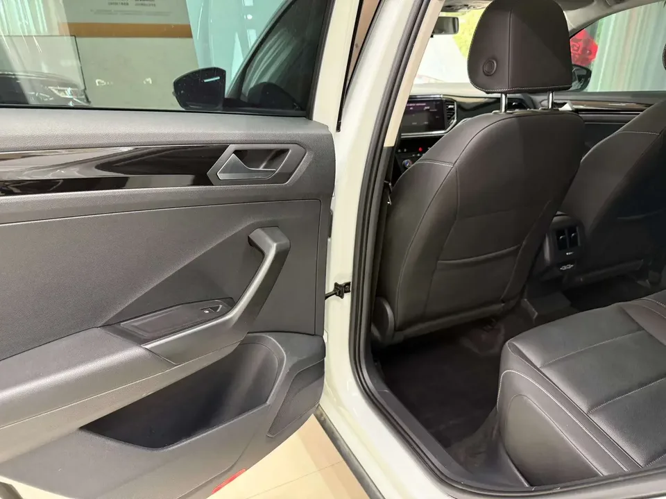 Volkswagen T-Roc TANG 2022 280TSI DSG 2WD Comfort PLUS 2023 — thumbnail 3