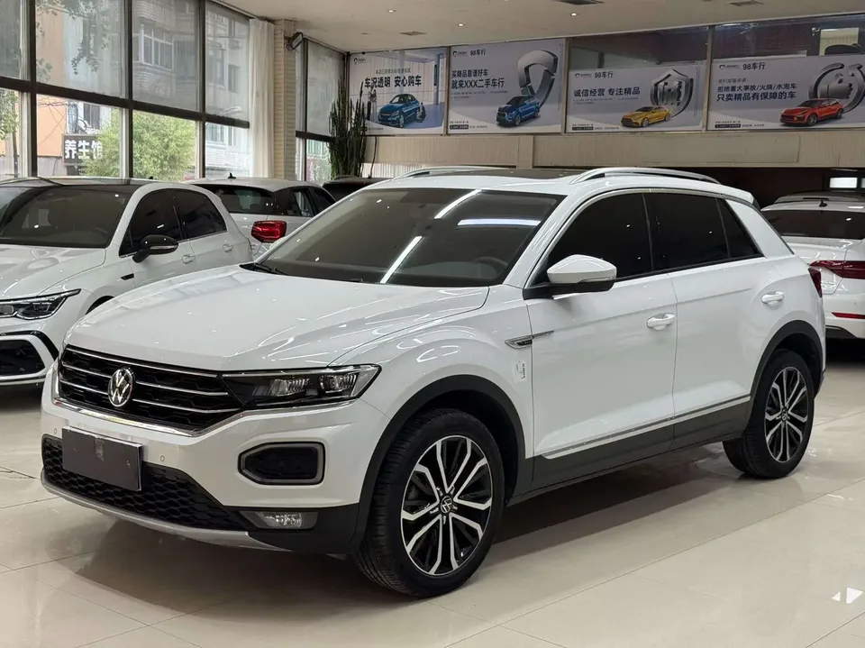 Volkswagen T-Roc TANG 2022 280TSI DSG 2WD Comfort PLUS 2023 — photo 1, buy with delivery to Moscow