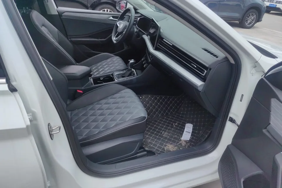 Volkswagen Sagitar Sagitar 2025 300TSI DSG Beyond Edition 2025 — thumbnail 3