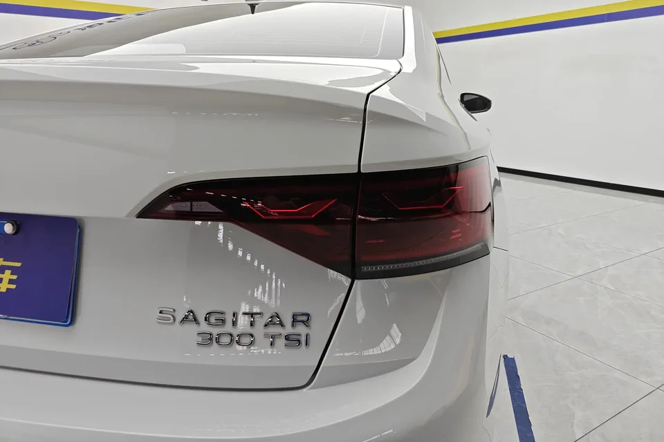 Volkswagen Sagitar Sagitar 2025 Modification 2: 300TSI DSG Beyond Edition 2025 — thumbnail 2