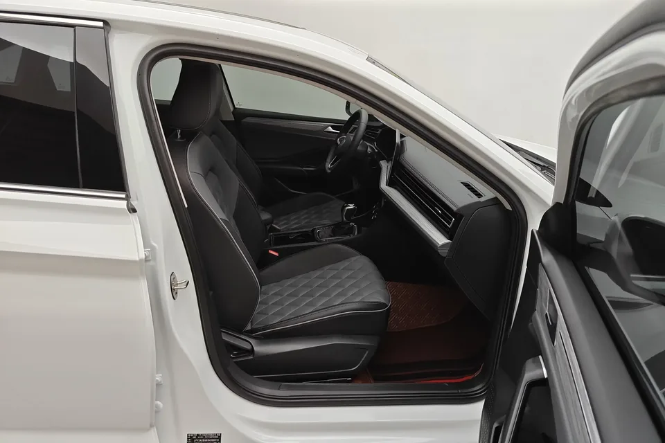 Volkswagen Sagitar Sagitar 2025 Modification 2: 300TSI DSG Beyond Edition 2025 — thumbnail 3