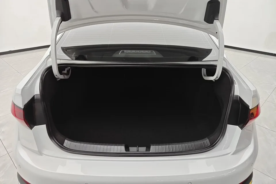 Volkswagen Sagitar Sagitar 2025 Modification 2: 300TSI DSG Beyond Edition 2025 — thumbnail 5