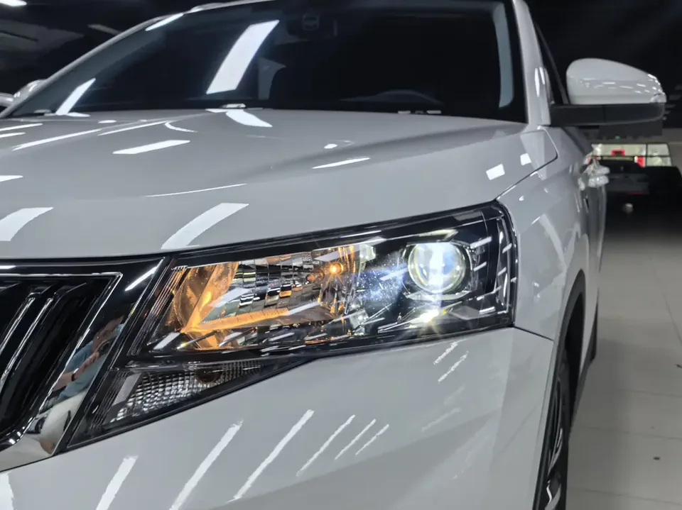 Skoda Comek Comek 2023 Modified 1.5L Automatic Comfort Edition 2023 — thumbnail 3